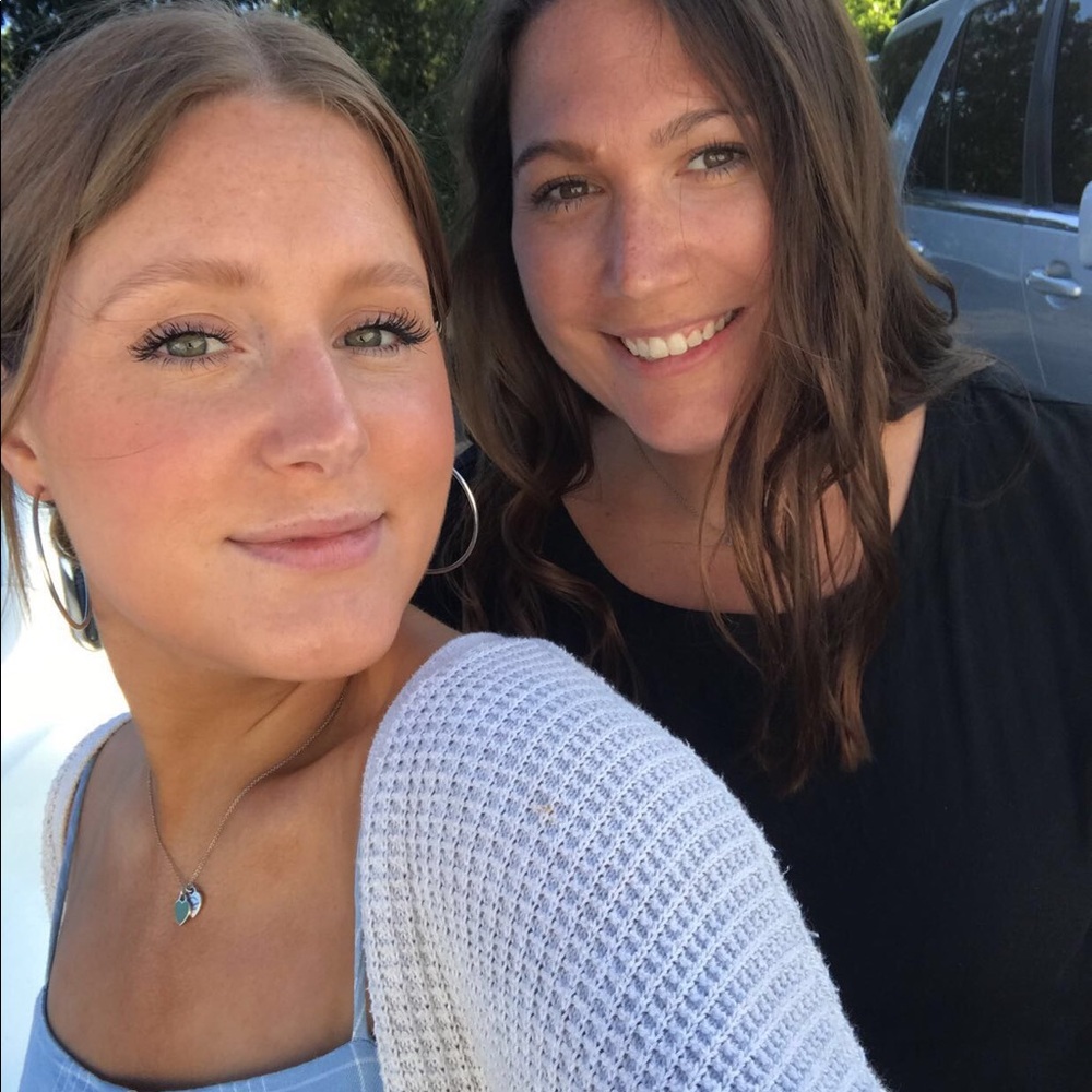 Meet your Posher, Cait